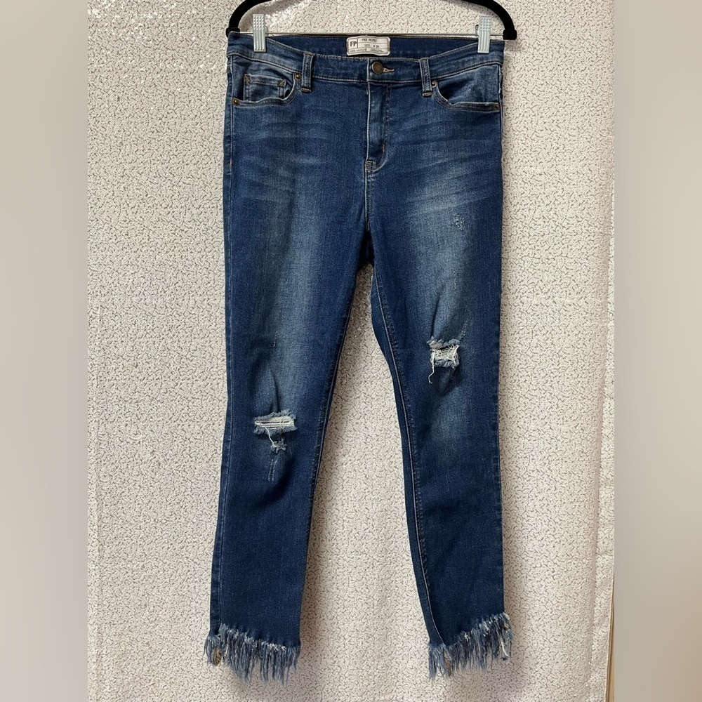 Free People Distressed Skinny Jeans Cropped Ankle  61855-16515125 | size 29
